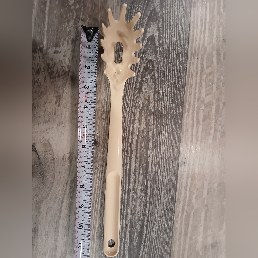 Vintage Almond Tupperware Spaghetti Cooking Pasta Serving Scoop Spoon